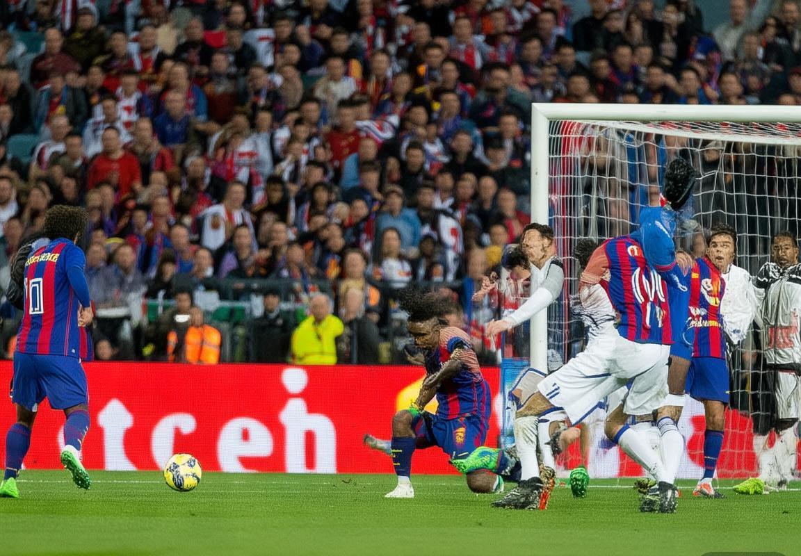 巴塞罗那VS塞尔塔：巅峰对决战术解析与精彩瞬间回顾